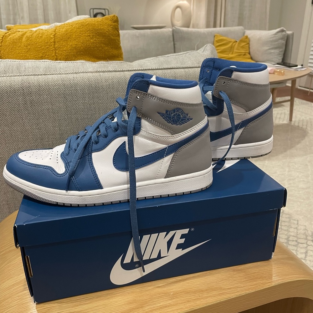 Jordan 1 Retro high OG true blue